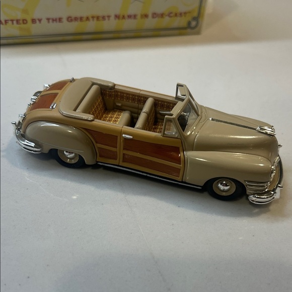 Matchbox Collectibles 1947 Chrysler Cream and Brown Die-Cast Convertible DINKY - Picture 3 of 7